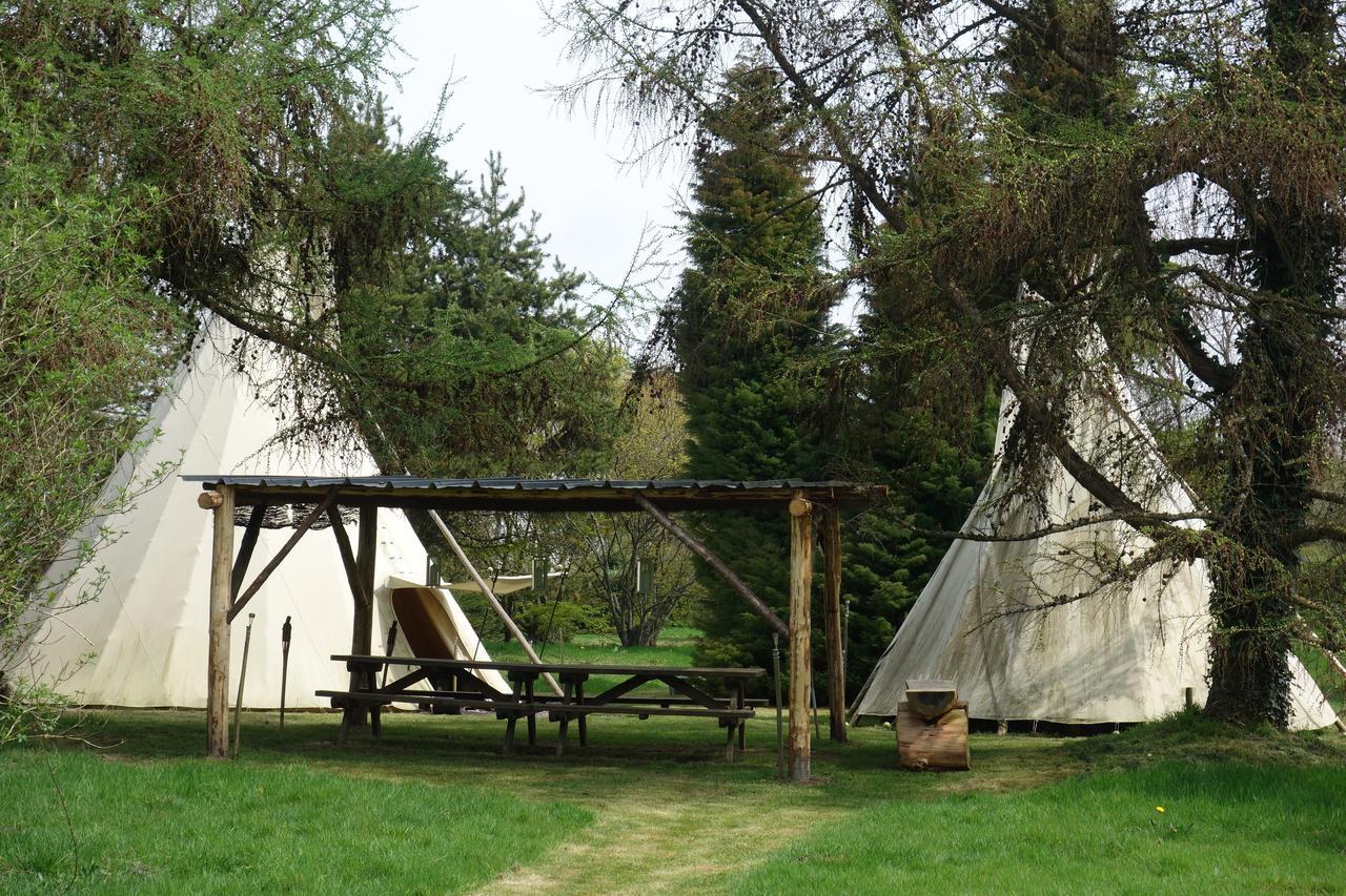 Levaltipis Hotel Saint-Gatien-des-Bois Exterior photo